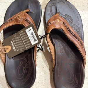 Olukai Men's Brown Leather flip flops/slippers